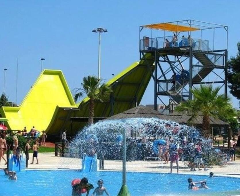Bungalow Avec Piscine تورّيفيِخا المظهر الخارجي الصورة
