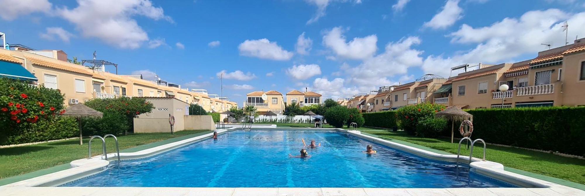Bungalow Avec Piscine تورّيفيِخا المظهر الخارجي الصورة